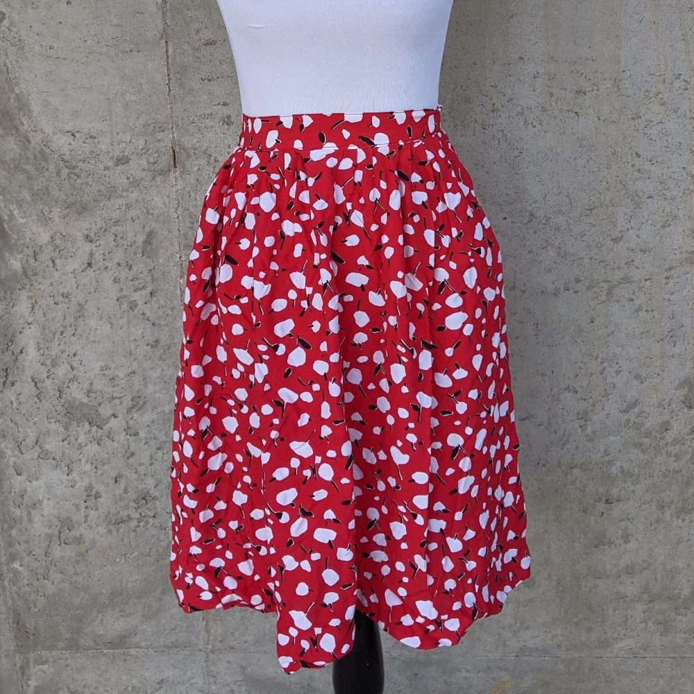 Vintage Classic Directions Red Floral Skirt with POCKETS! Size 4 Equivalent